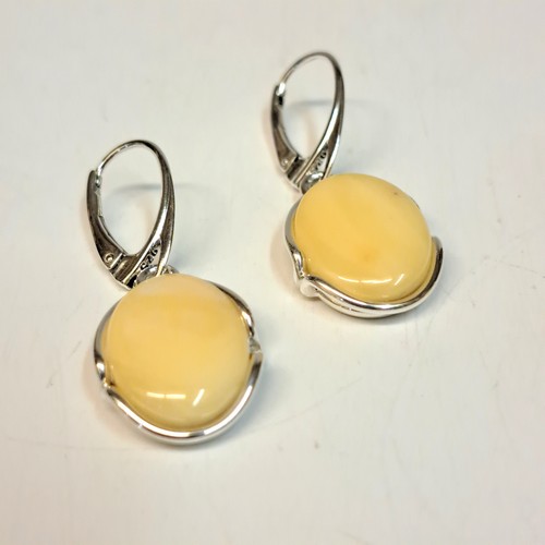 Click to view detail for  HWG-2428 Earrings, Oval Butterscotch Amber $50